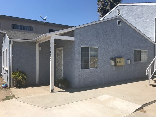 Building Photo - 1605 W 206th St