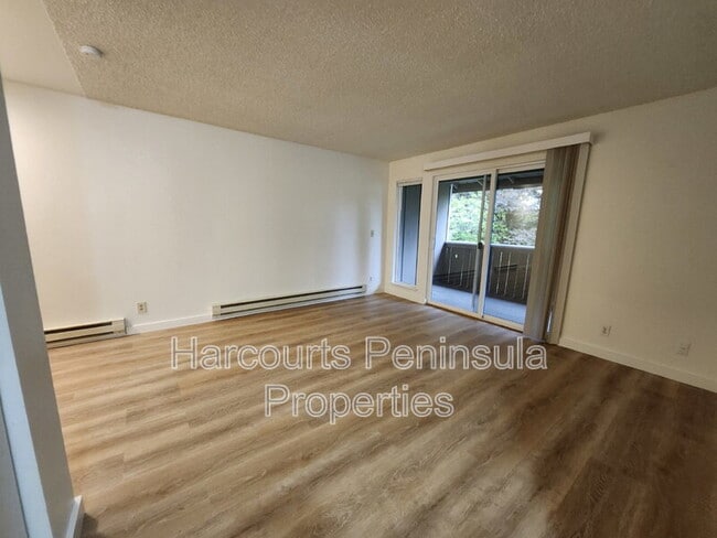 Building Photo - 45 NE Torval Canyon Rd