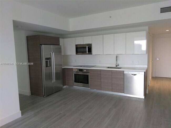 Foto del edificio - 1010 SW 2nd Ave