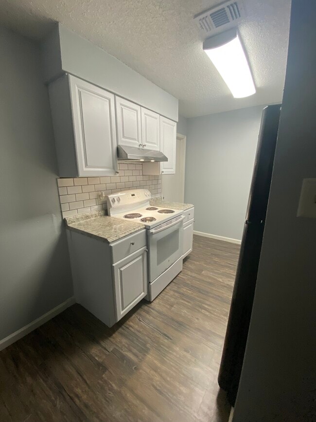 Building Photo - 307 Haeckerville Rd