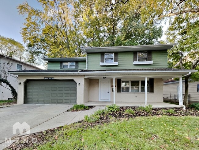 Building Photo - 1853 Tamarack Ct N
