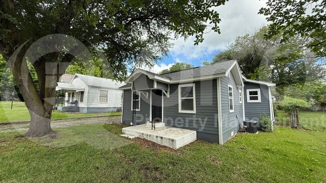 Building Photo - 519 E Gandy St