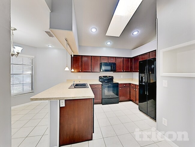 Building Photo - 4729 Suntree Blvd