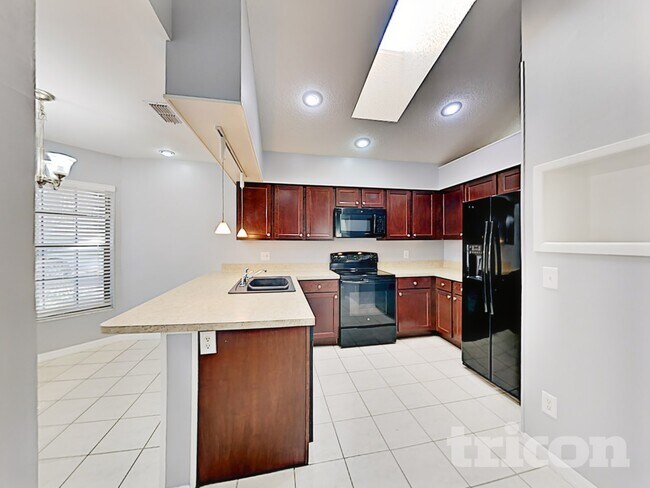 Foto del edificio - 4729 Suntree Blvd