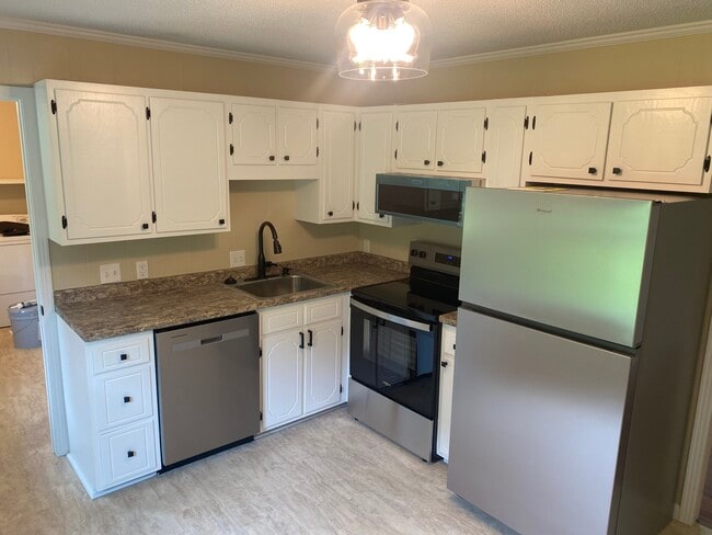Building Photo - 1409 Stadium View Dr