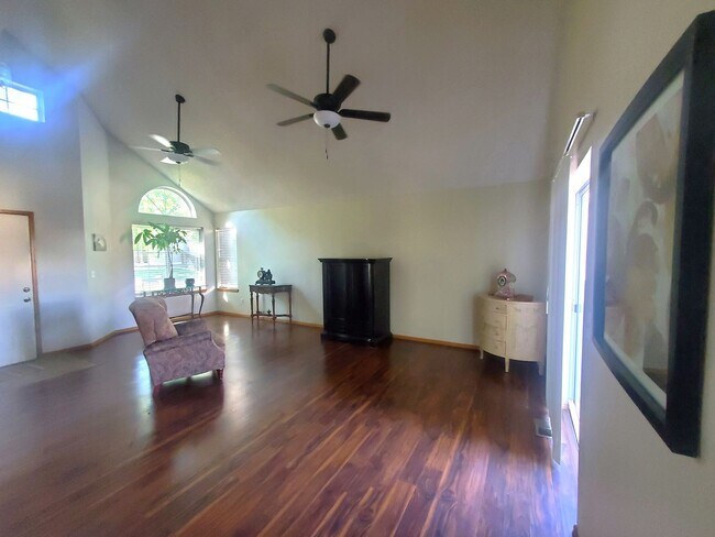 Foto del edificio - Charming 4 Bedroom 2.5 Bathroom Home in Br...