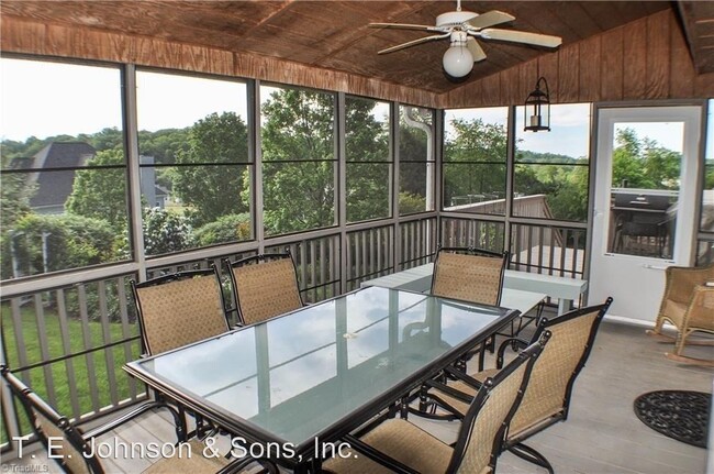 Building Photo - 4 br, 4 bath House - 3425 Willow Wind Dr