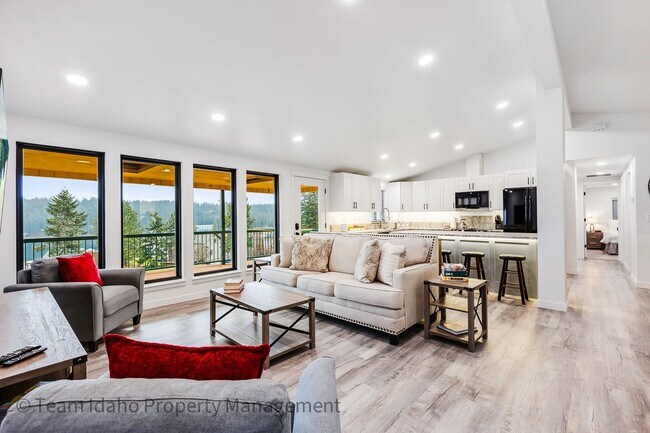 Foto del edificio - Fully furnished and stocked Single Level H...