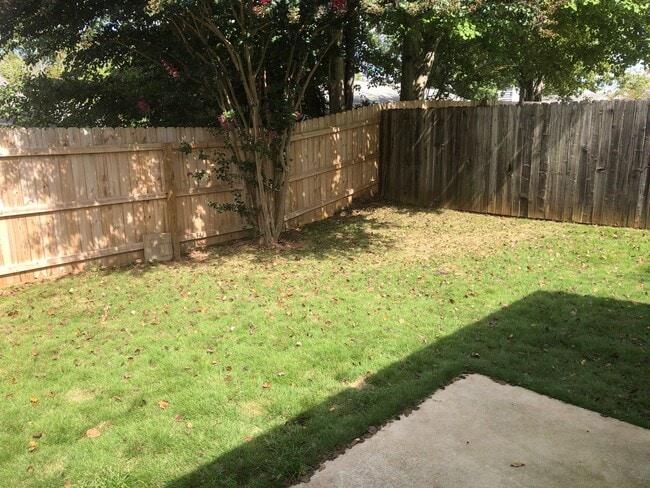 Foto del edificio - 3 bedroom 2 bath near Tiger Town!