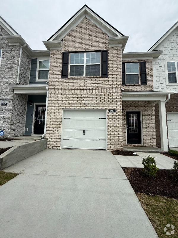 Building Photo - 209 Hazel Ln