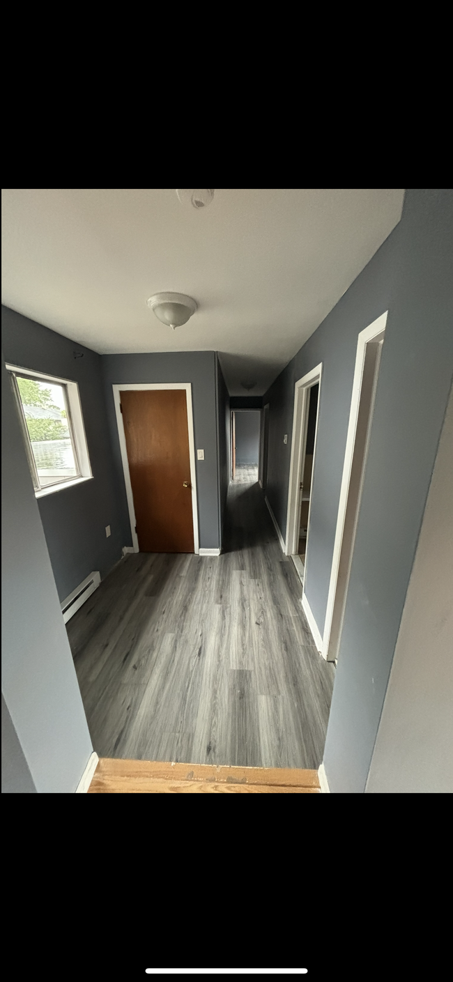 Building Photo - 946 Clay Ave