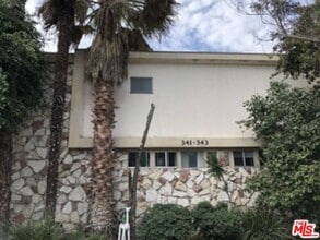 Building Photo - 343 S Elm Dr
