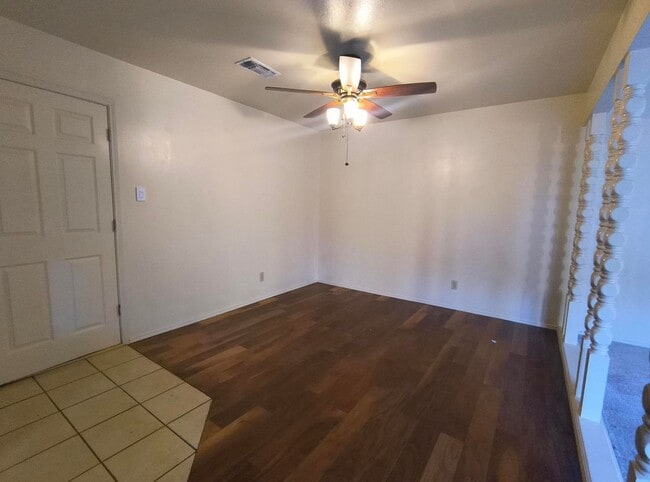 Building Photo - 2 bed/2 bath home in a great location, AVAILABLE NOW!