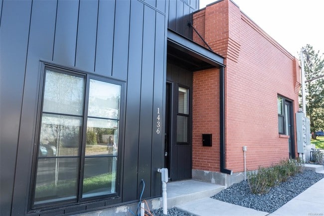 Building Photo - 1436 W 33rd Ave