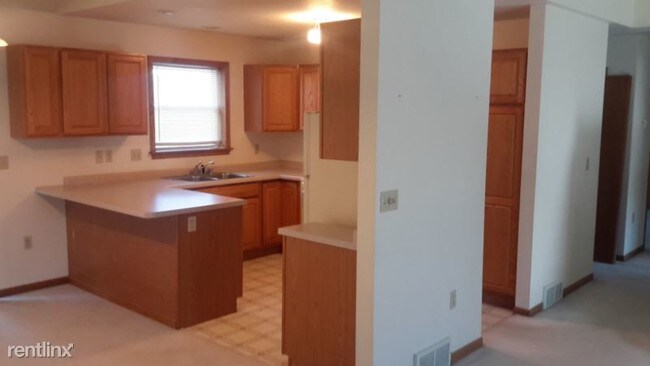 Foto del edificio - 3 br, 1.5 bath Apartment - 1706 Lenard St