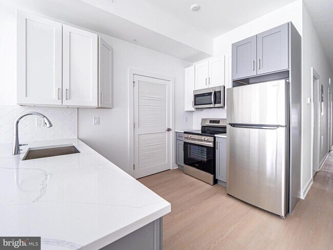 Foto del edificio - 2403-2407 W Thompson St