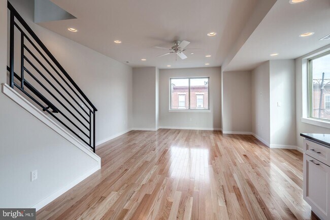 Building Photo - 1712 S 19th St