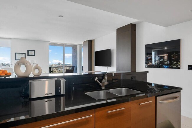 Foto del edificio - 244 Biscayne Blvd