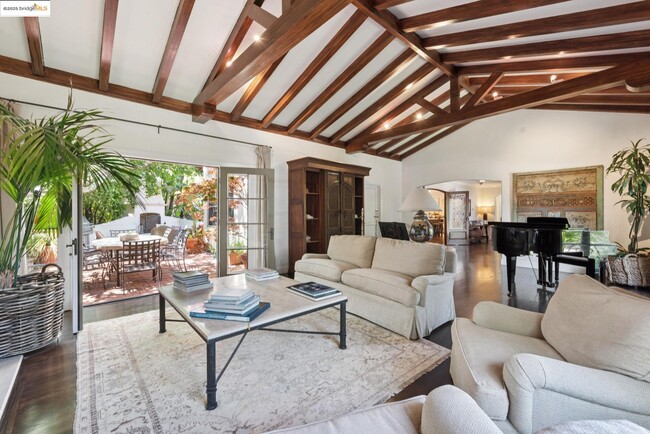 Foto del edificio - 160 Requa Rd