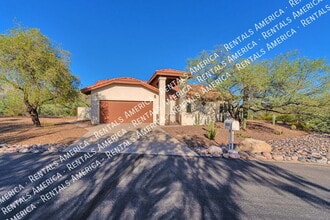 Building Photo - 8121 E Coronado Rd