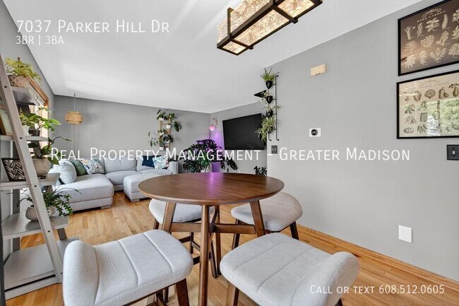 Foto del edificio - 7037 Parker Hill Dr