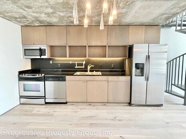Building Photo - 1 br, 1.5 bath House - 855 Folsom Street U...