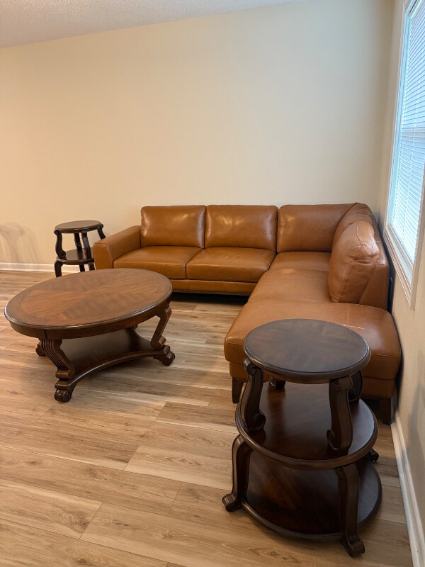 Foto del edificio - 706 Shady Ln Dr