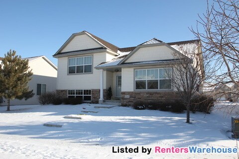 Foto principal - 12147 Bataan St NE