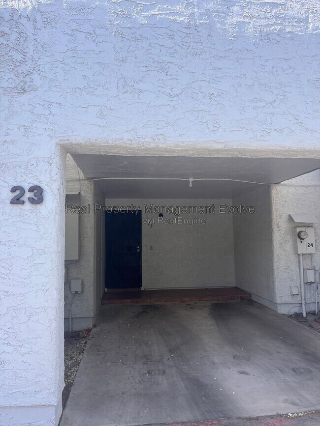 Building Photo - 122 S Hardy Dr