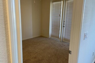 Building Photo - 314 Castle Dr