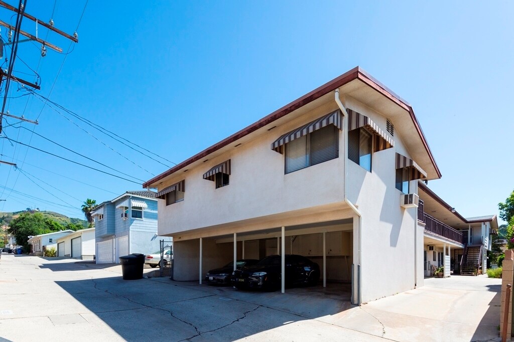 Foto principal - 5853 Greenleaf Ave