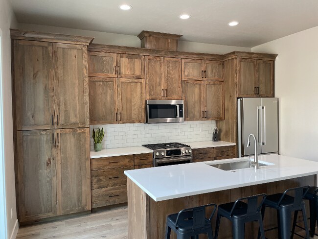 Foto del edificio - 2705 W Woodlawn Ave