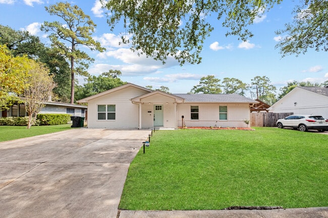 Photo - 4106 Gardendale Dr House