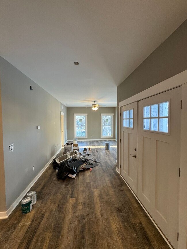 Building Photo - 1337 Park St