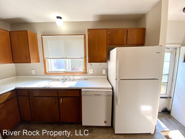 Building Photo - 2 br, 1 bath House - 623 2nd Avenue West