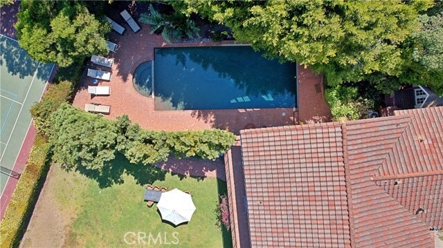 Building Photo - 7161 Grasswood Ave