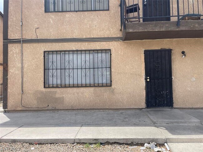 Foto del edificio - 4735 Cessna Ave