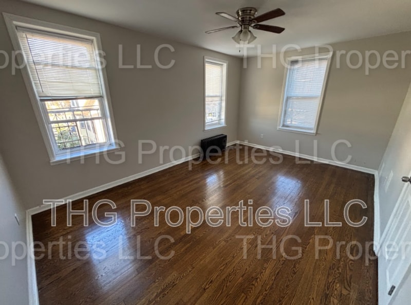 Foto del edificio - 490 Tremont Ave