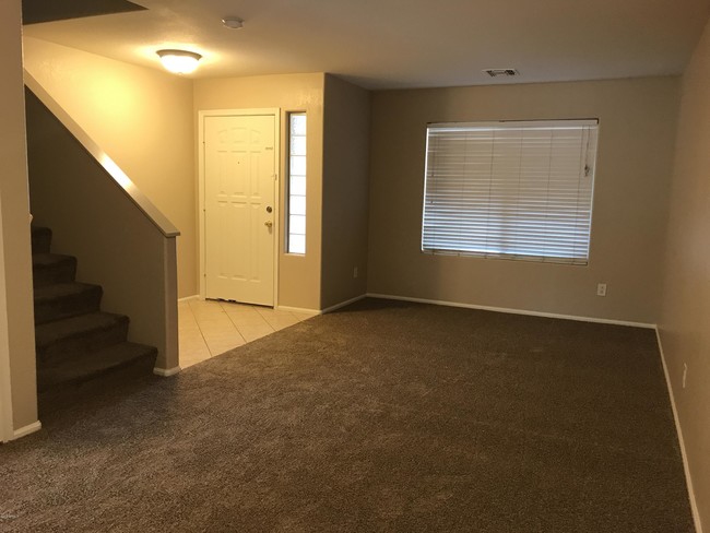 Building Photo - 29252 N Rosewood Dr