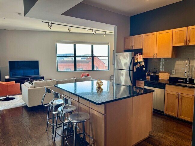 Foto del edificio - 485 Harrison Ave