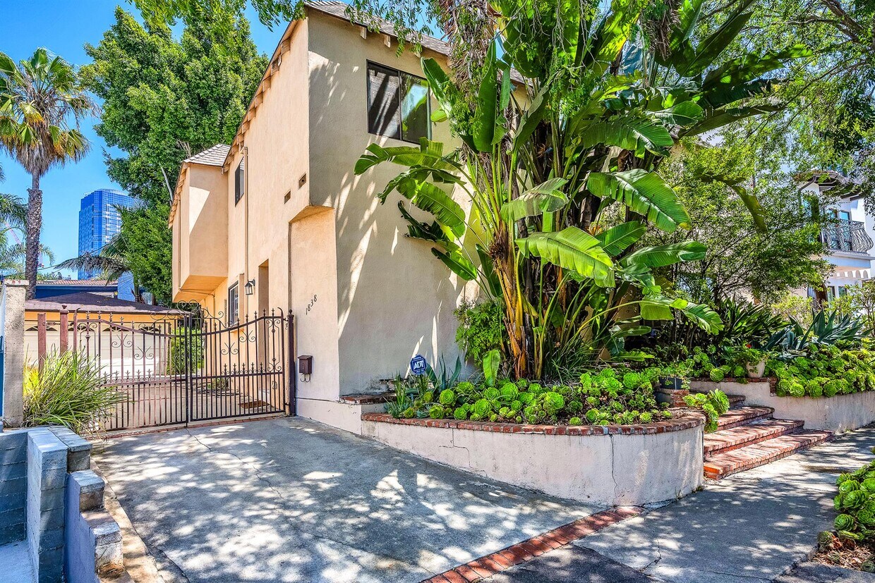 Primary Photo - 1838 Benecia Ave