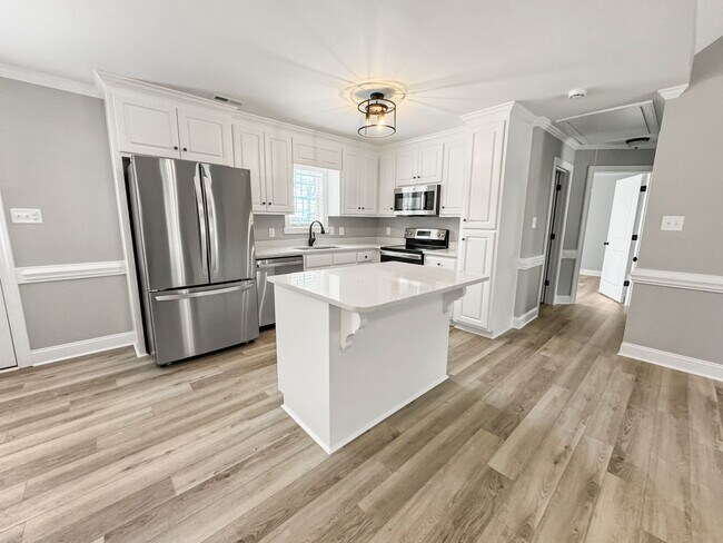 Foto del edificio - Introducing Your Dream Home in Nash County's Tar River Reservoir Area!  Lawn Care Included!