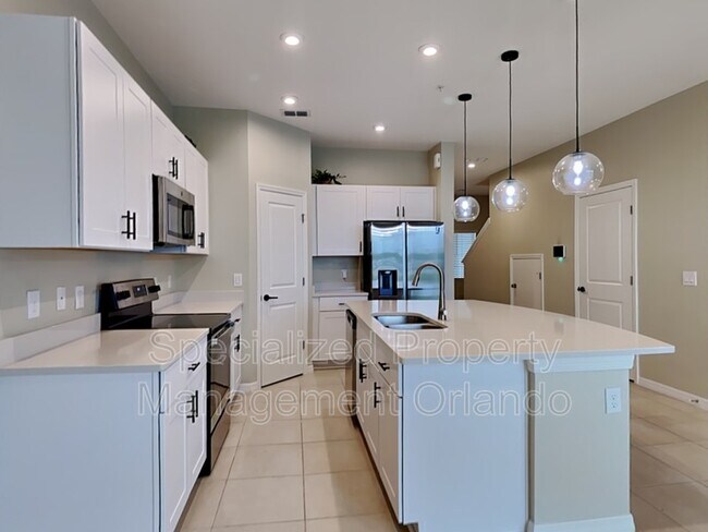 Building Photo - 10714 Silk Tree Ct