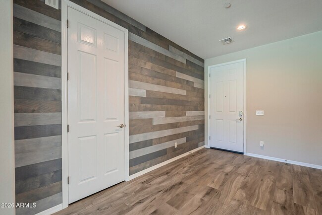 Building Photo - 11628 W Andrew Ln