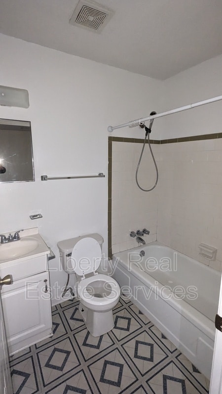 Foto del edificio - 125 Rolland St