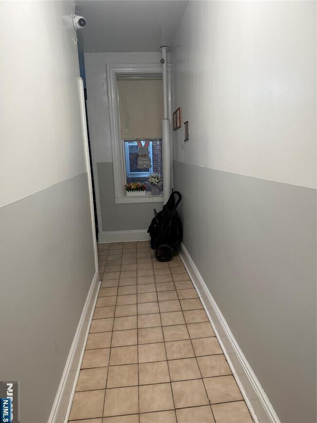 Foto del edificio - 322 Anderson Ave