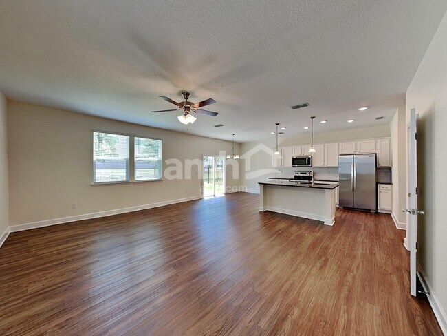 Building Photo - 8565 Highfield Ave