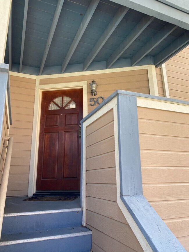 Foto del edificio - Spacious Townhome in University City for Rent!