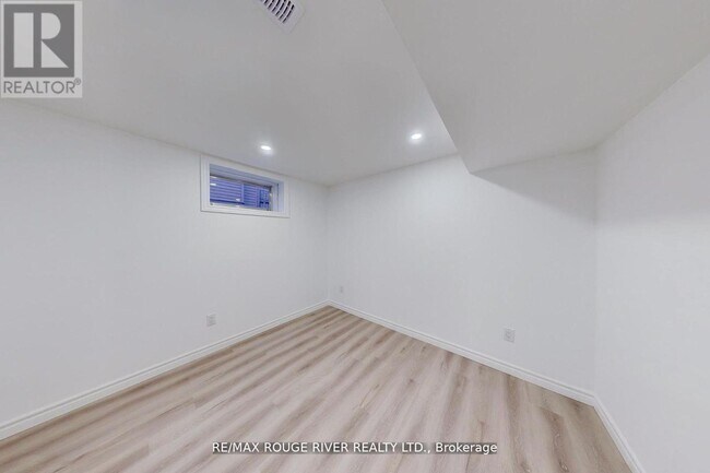 Photo du bâtiment - 222 Hibbert Ave