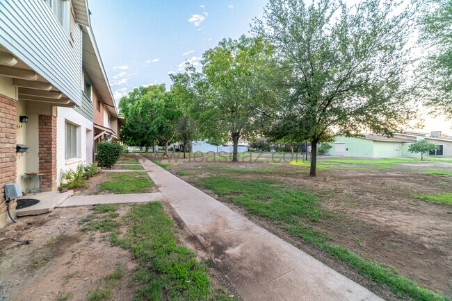 Building Photo - 4544 N 15th Ave